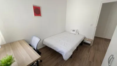 Piso en alquiler en Calle de Campomanes - Imagen 2