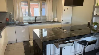 Casa adosada en venta en Calle de Hoyo de la Arena, Valdestillas de 199.000 €