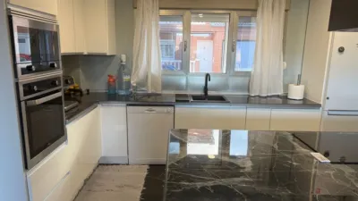 Casa adosada en venta en Calle de Hoyo de la Arena, Valdestillas de 199.000 €