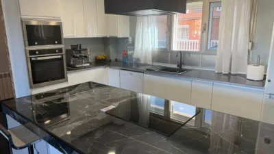 Casa adosada en venta en Calle de Hoyo de la Arena, Valdestillas de 199.000 €