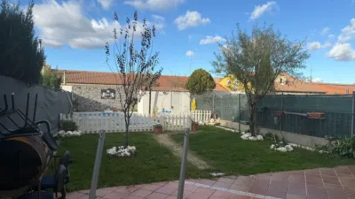 Casa adosada en venta en Calle de Hoyo de la Arena, Valdestillas de 199.000 €