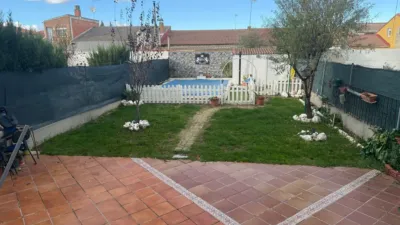 Casa adosada en venta en Calle de Hoyo de la Arena, Valdestillas de 199.000 €