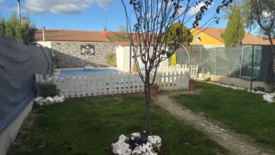 Casa adosada en venta en Calle de Hoyo de la Arena, Valdestillas de 199.000 €