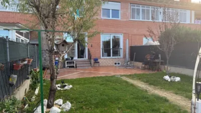 Casa adosada en venta en Calle de Hoyo de la Arena, Valdestillas de 199.000 €