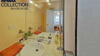 Semi-detached house on Calle de Arousa photo 16