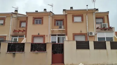 Casa adosada en venta en Calle Coral Andres Segovia, La Paz-Las Américas-Estación Linares-Baeza (Linares) de 198.000 €