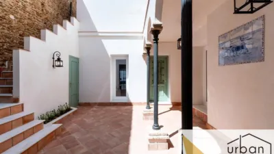 Chalet en venta en Calle de Isaac Peral, cerca de Calle del Doctor Tolosa Latour, Centro-Zona Playas (Chipiona) de 900.000 €