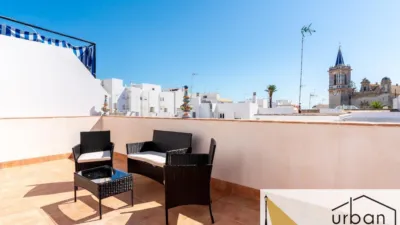Chalet en venta en Calle de Isaac Peral, cerca de Calle del Doctor Tolosa Latour, Centro-Zona Playas (Chipiona) de 900.000 €