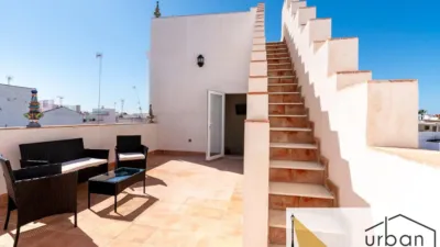 Chalet en venta en Calle de Isaac Peral, cerca de Calle del Doctor Tolosa Latour, Centro-Zona Playas (Chipiona) de 900.000 €