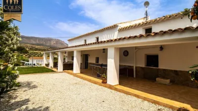 Rustic finca on Calle Cortijo Corneros photo 3