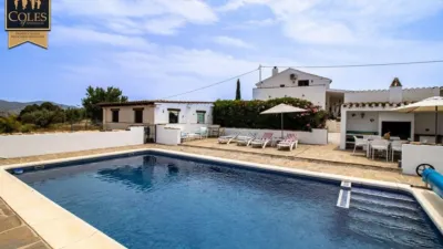 Rustic finca on Calle Cortijo Corneros photo 4