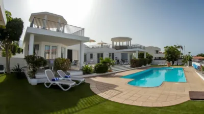 Chalet en calle La Vera photo 3