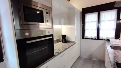 Casa pareada en alquiler en Calle Faro de Arriba, Oviedo de 1.200 €<span>/mes</span>