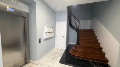 Dúplex en alquiler en Calle de Ruy Pérez, Centro (Avilés) de 820 €<span>/mes</span>