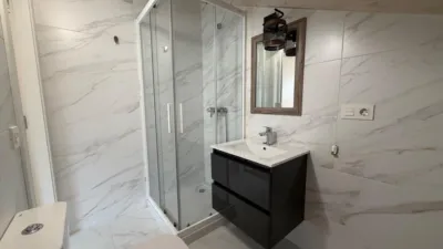 Dúplex en alquiler en Calle de Ruy Pérez, Centro (Avilés) de 820 €<span>/mes</span>
