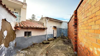 Casa rústica en venta en Calle de la Ermita, 1, Morales del Vino de 59.900 €