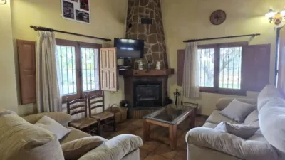 Chalet on Calle Llano Campanero photo 5
