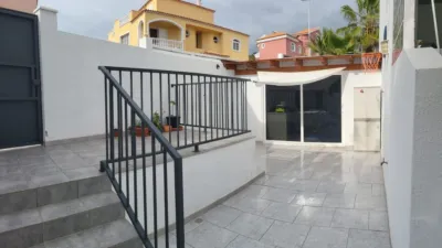 Terraced house on Calle C. Lajial, No. 4 photo 3