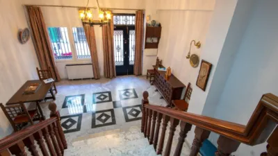 House on Calle Real, 118 photo 3