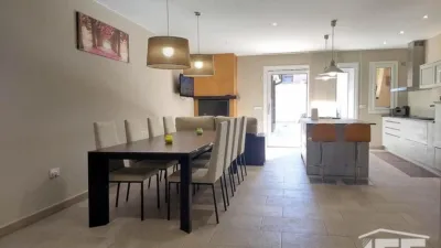 Chalet en venta en Alagón, Alagón de 445.000 €