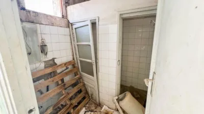 House in Urban Core photo 3