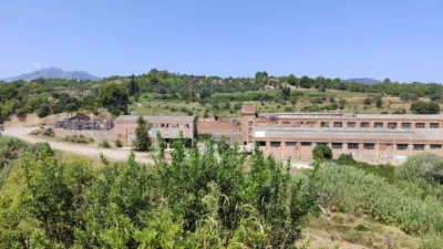 Terreno en alquiler en Ca N\'estruch, Esparreguera de 3.600 €<span>/mes</span>