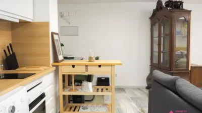 Estudio en alquiler en Calle Francos, Santa Cruz (Distrito Casco Antiguo. Sevilla Capital) de 900 €<span>/mes</span>