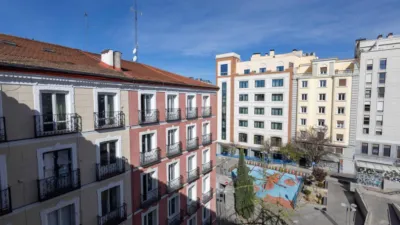 Apartamento en alquiler en Cuesta de Santo Domingo - Imagen 2