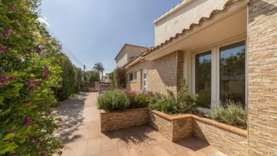 Chalet on Carrer Falconera photo 15