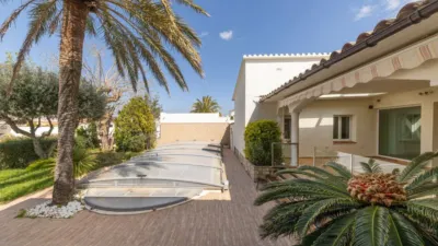 Chalet on Carrer Falconera photo 21