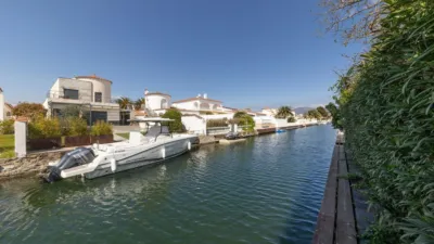 Chalet on Carrer Falconera photo 4