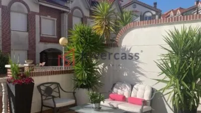 Terraced house on Aureliano Linares Rivas Street photo 10
