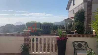 Terraced house on Aureliano Linares Rivas Street photo 8