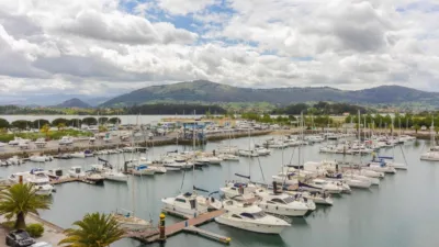 Ático en alquiler en Puerto Deportivo Raos, Maliaño (Camargo) de 1.600 €<span>/mes</span>