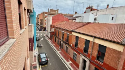 Piso en alquiler en Calle del Padre Manjón, cerca de Calle de Levante, Las Flores-San Isidro-Pajarillos (Valladolid Capital) de 700 €<span>/mes</span>