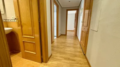 Piso en alquiler en Calle del Padre Manjón, cerca de Calle de Levante, Las Flores-San Isidro-Pajarillos (Valladolid Capital) de 700 €<span>/mes</span>