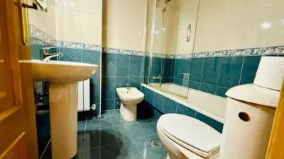 Piso en alquiler en Calle del Padre Manjón, cerca de Calle de Levante, Las Flores-San Isidro-Pajarillos (Valladolid Capital) de 700 €<span>/mes</span>