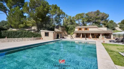 Chalet on Carrer dels Quarterades photo 2