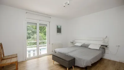 Chalet en alquiler en Calle Veinat Dels Termes, Llorà (Sant Martí de Llémena) de 1.400 €<span>/mes</span>