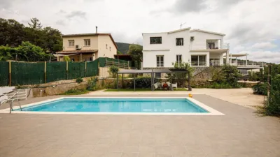 Chalet en alquiler en Calle Veinat Dels Termes, Llorà (Sant Martí de Llémena) de 1.400 €<span>/mes</span>