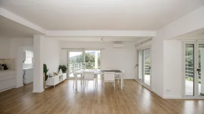 Chalet en alquiler en Calle Veinat Dels Termes, Llorà (Sant Martí de Llémena) de 1.400 €<span>/mes</span>