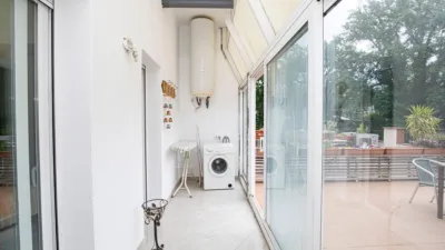 Piso en alquiler en Plaça de Rafael Alberti, Fontajau-Domeny-Taialà (Girona Capital) de 1.500 €<span>/mes</span>