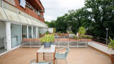 Piso en alquiler en Plaça de Rafael Alberti, Fontajau-Domeny-Taialà (Girona Capital) de 1.500 €<span>/mes</span>