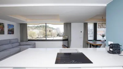 Piso en alquiler en Carrer de la Creu, Eixample-Centre (Girona Capital) de 2.600 €<span>/mes</span>