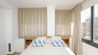 Piso en alquiler en Carrer de la Creu, Eixample-Centre (Girona Capital) de 2.600 €<span>/mes</span>