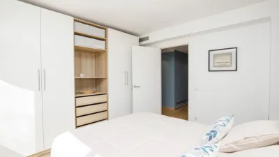 Piso en alquiler en Carrer de la Creu, Eixample-Centre (Girona Capital) de 2.600 €<span>/mes</span>