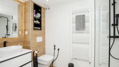 Piso en alquiler en Carrer de la Creu, Eixample-Centre (Girona Capital) de 2.600 €<span>/mes</span>