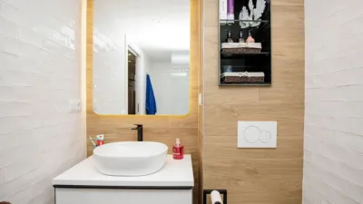 Piso en alquiler en Carrer de la Creu, Eixample-Centre (Girona Capital) de 2.600 €<span>/mes</span>