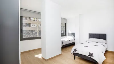 Piso en alquiler en Carrer de la Creu, Eixample-Centre (Girona Capital) de 2.600 €<span>/mes</span>