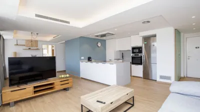 Piso en alquiler en Carrer de la Creu, Eixample-Centre (Girona Capital) de 2.600 €<span>/mes</span>
